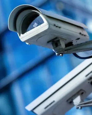 Закрытый охраняемый двор и видеонаблюдение